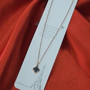 Noir Clover Pendant Necklace – Elegant Stainless Steel Chain for Women