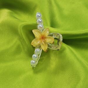 Pearl Bloom Floral Hair Claw Clip